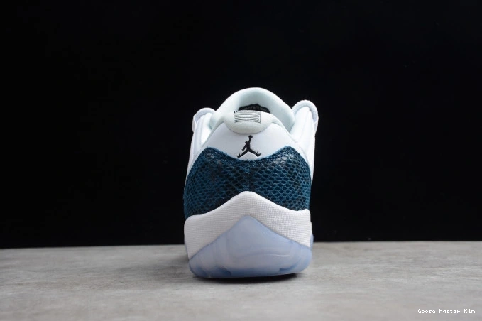 11 CD6846-102 Air Navy Snakeskin Jordan Blue Low 0815